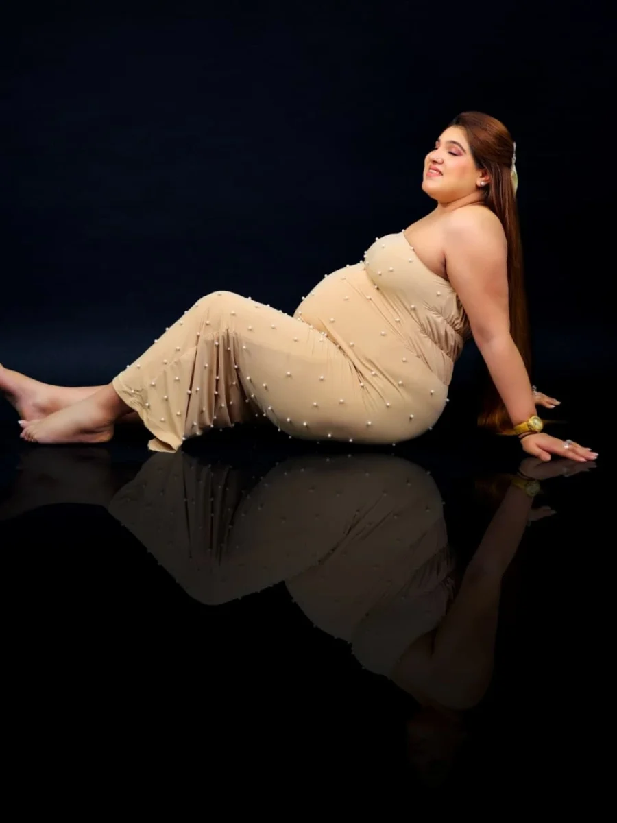 Maternity moments captured in this unique beige colour outfit. To be Mother @manleenmarwah To b (2)